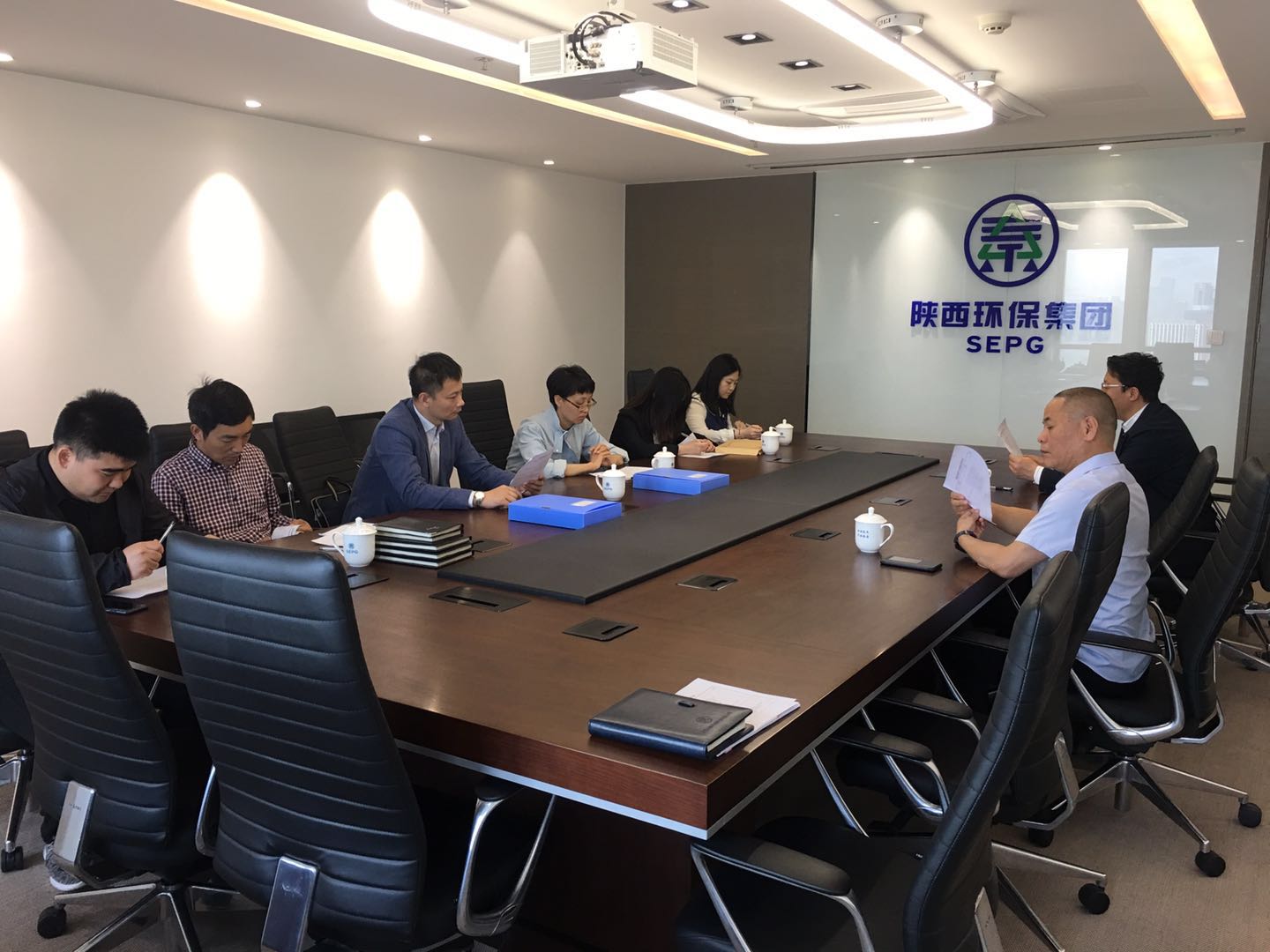 驻省国资委纪检组查抄陕西EVO厅集团党风廉政建设工作