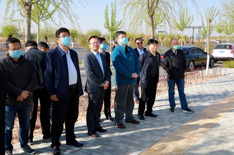 熊良虎出席省人大黄河道域陕西段生态；ず透咧柿糠⒄棺ㄌ獾餮凶富