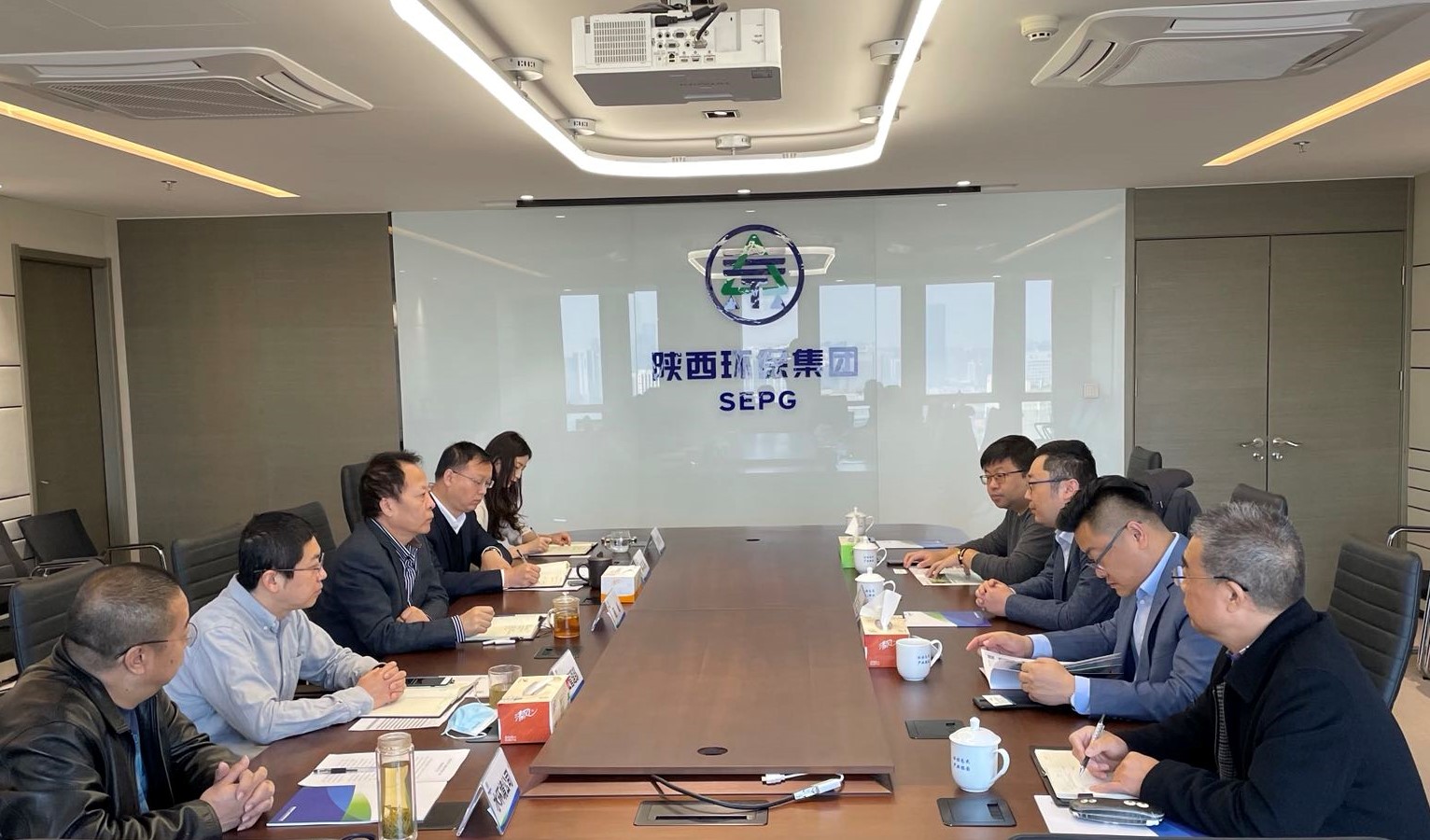 陕西EVO厅集团与南方创业科技公司互换座谈