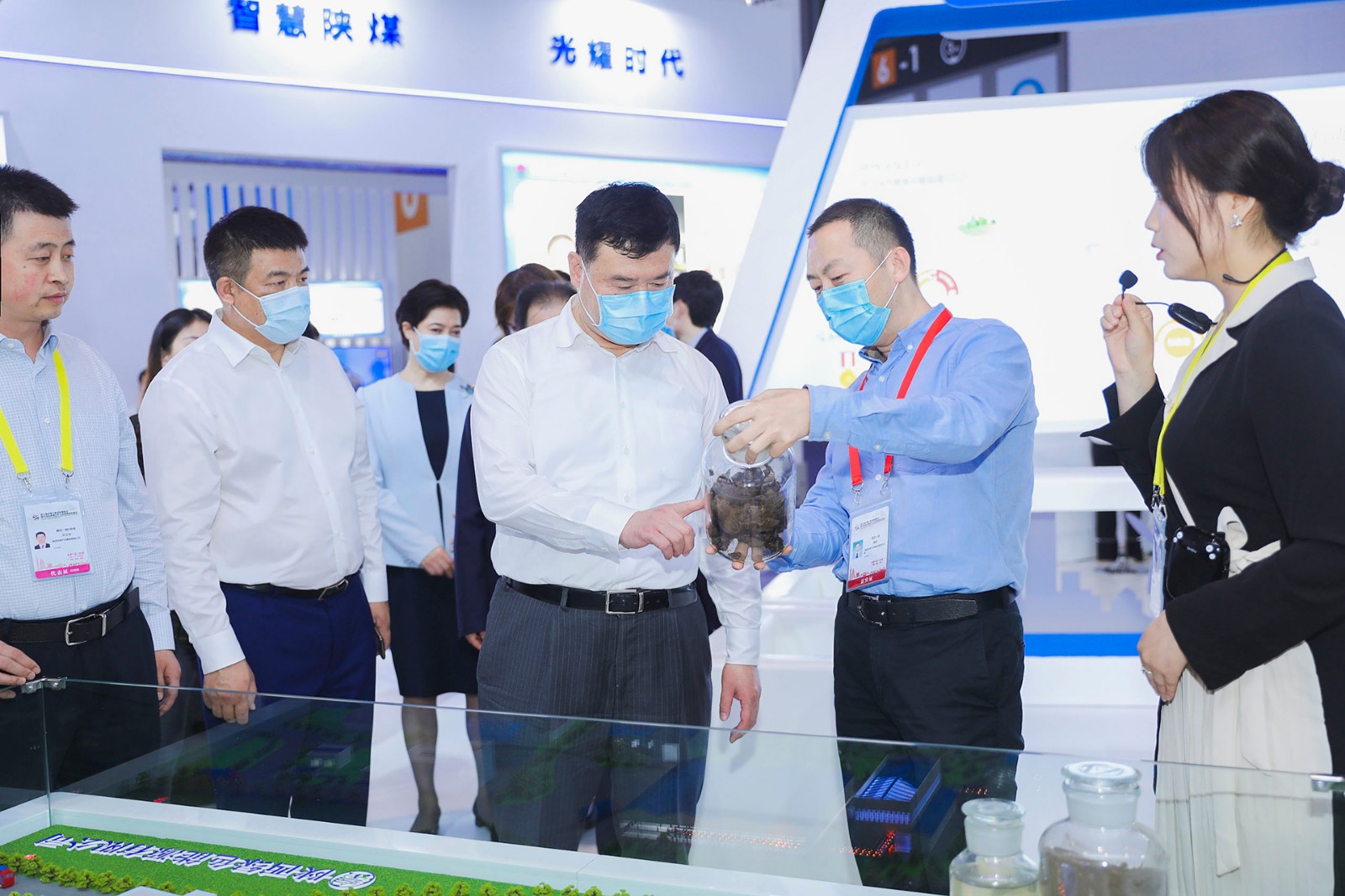 副省长魏建锋光临陕西EVO厅集团丝博会展区巡展