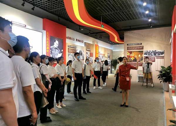 陕西EVO厅集团组织党员干部参观陕西省庆祝中国共产党成立100周年主题展