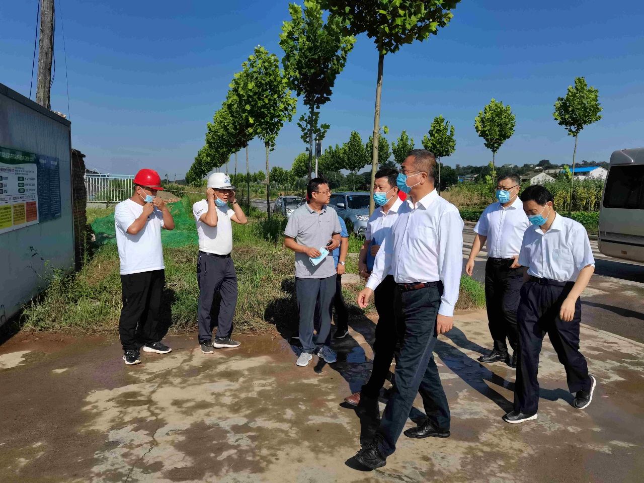 宝鸡市委副书记、市长杨广亭到水环境公司宝鸡蟠龙新区污水处置厂调研