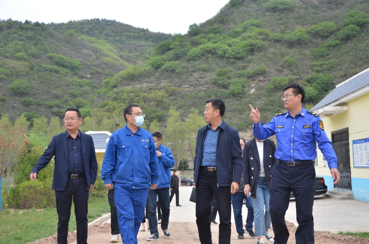 黄陵县人大常委会副主任张永强到黄陵县污水处置厂调研