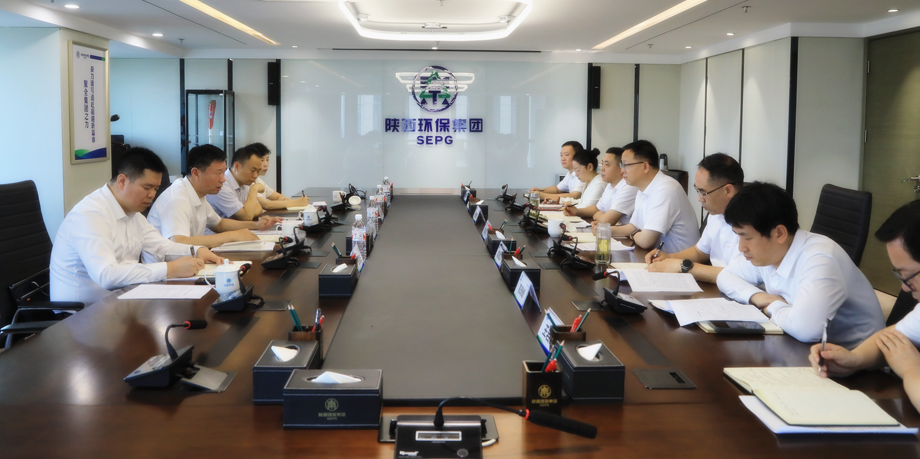 省国资委副主任杨爱民到陕西EVO厅集团调研领导党纪进建教育工作