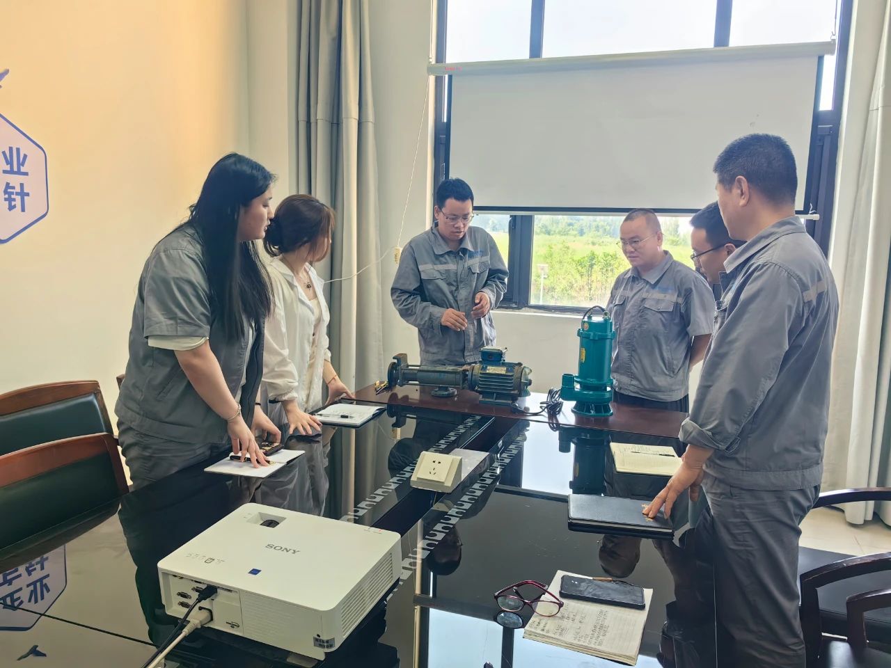 白鹿原公司发展“职工上讲台”活动